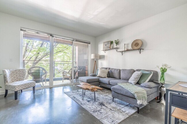 Building Photo - 2407 E Union St