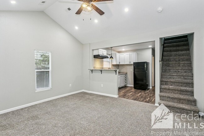 Building Photo - Centrally Located 3 Bedroom