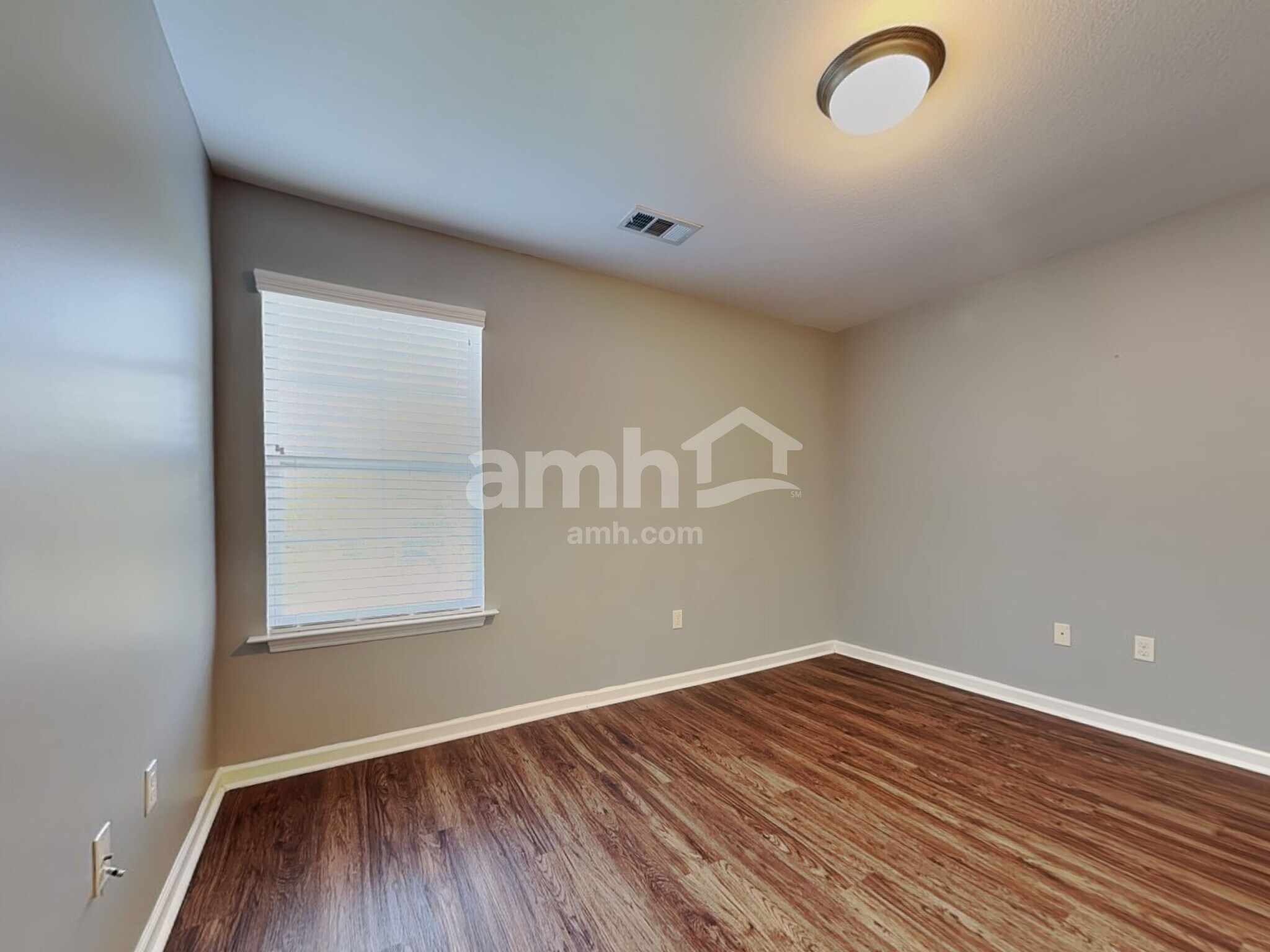 Building Photo - 2400 Ancient Oak Ln