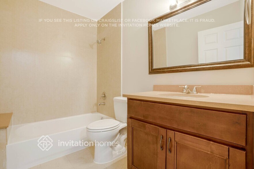 Building Photo - 16850 SW 92nd Ave