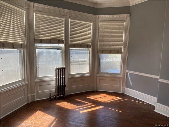 Building Photo - 132 Cottage Ave