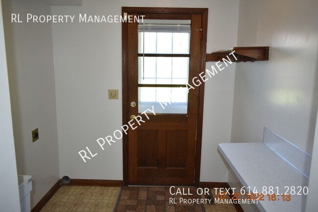 Building Photo - WAIVED APPLICATION FEE(S) AND 1 MONTH FREE...