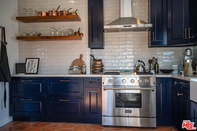 Building Photo - 6101 S Mansfield Ave