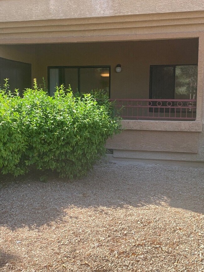 Building Photo - Available Now! Renters Warehouse proudly p...