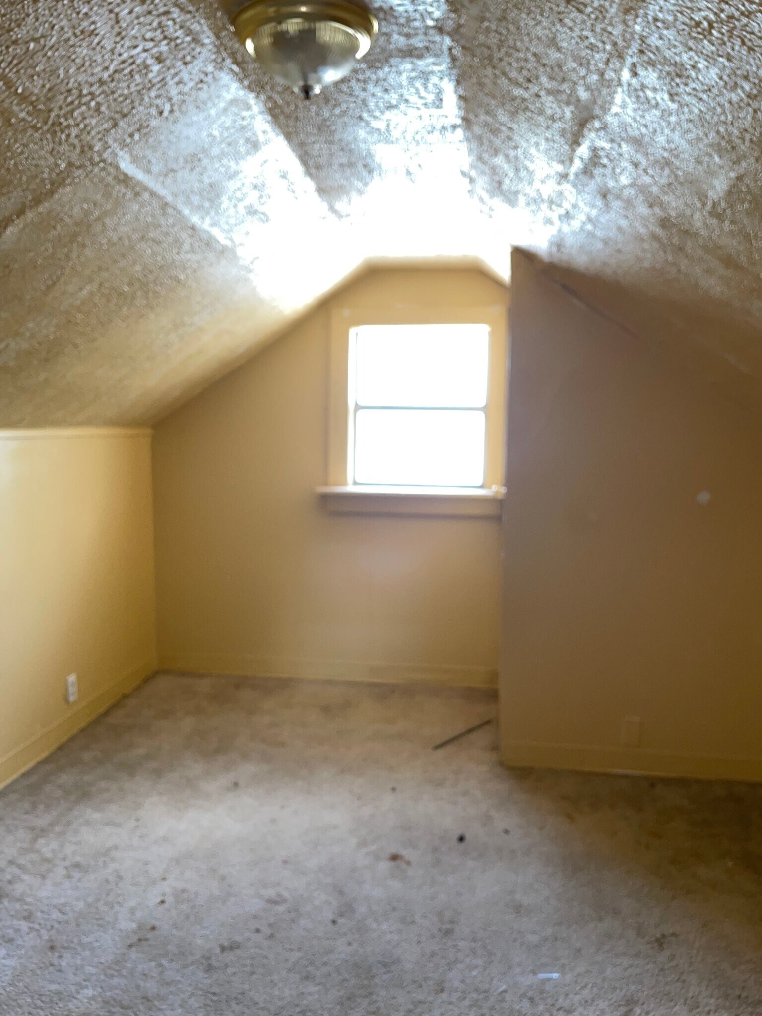 Building Photo - 5811 Helen Ave