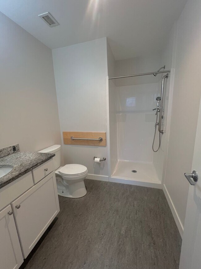 Building Photo - Putnam Hotel – $2,041 – 1 Bedroom/1 Bathroom, 690 SQ.FT. – UTILITIES INCLUDED, Available Immediately