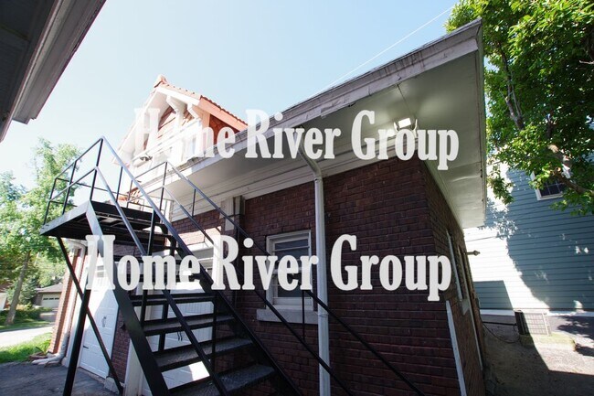 Building Photo - Hyde Park Carriage House 1  BR 1 BA