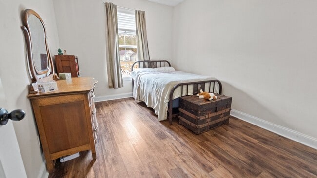 Building Photo - Spacious 6-Bedroom Waterfront Home in Richmond Hill, GA