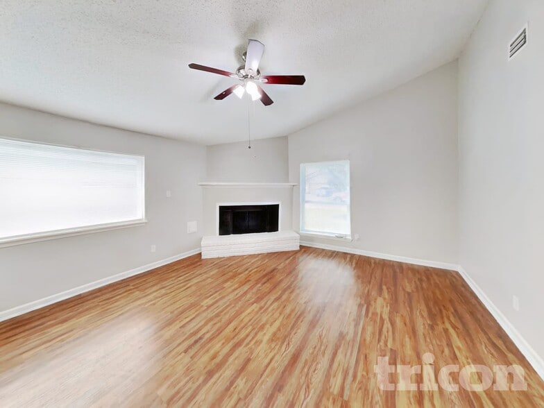 Building Photo - 623 Walston Ln