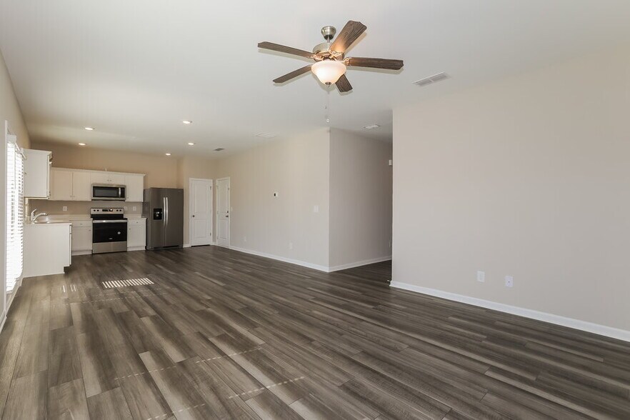 Building Photo - 637 Knightsbridge Ln