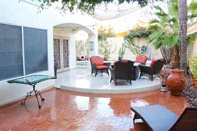 Building Photo - Mesa Gem with Pool for Rent!