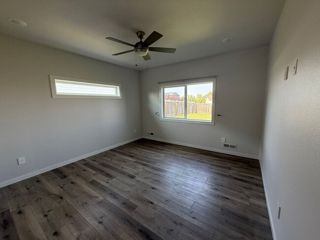 Building Photo - 4 Bedroom Home - Stonebridge Farms