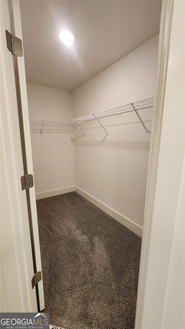 Building Photo - 300 Auburn Valley Wy