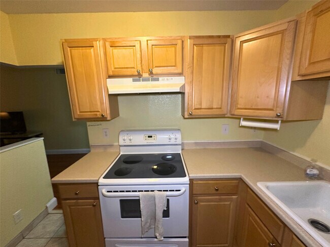 Building Photo - 2171 NE 66th St