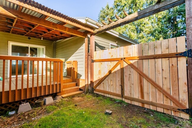 Building Photo - Spacious Tacoma Home for Rent – Available Now!