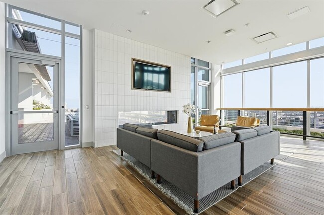 Building Photo - 777 3rd Ave N