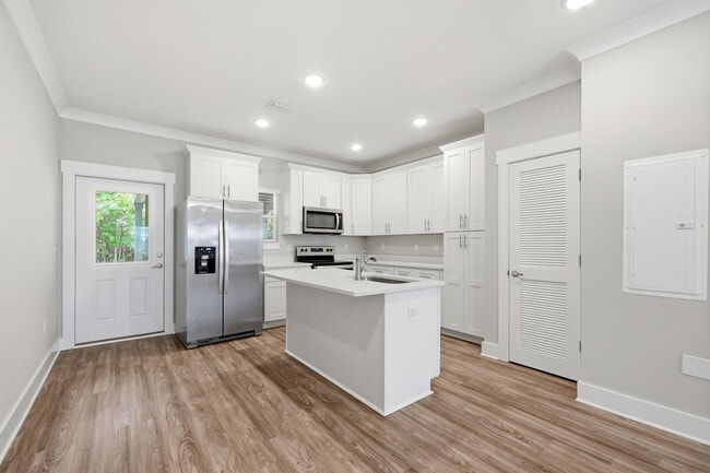 Building Photo - 246 N Sand Palm Rd