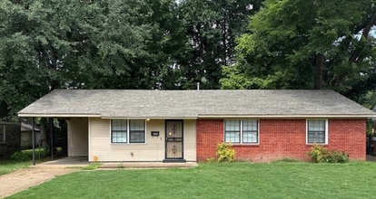 Building Photo - 1445 Robin Hood Ln