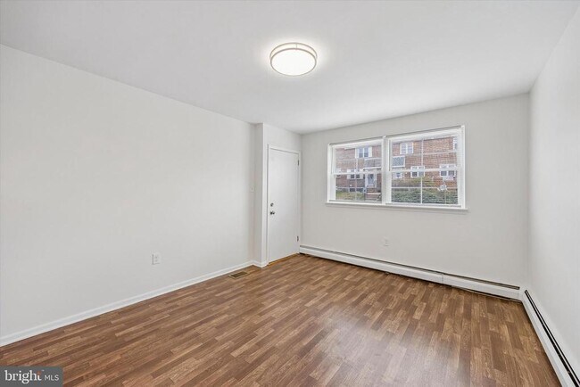 Building Photo - 362 Ripka St