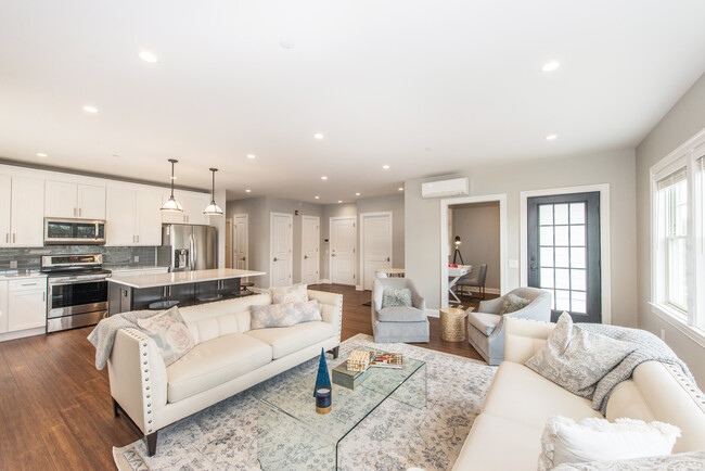 Family Room/Kitchen - 122 Mount Kemble Avenue