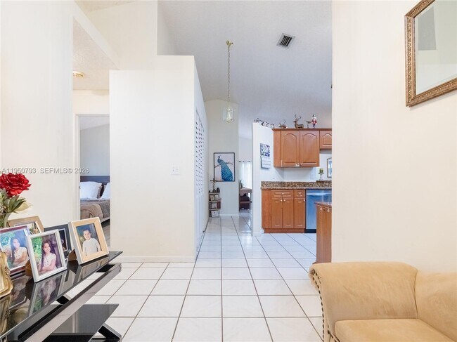 Building Photo - 206 SW 159th Way