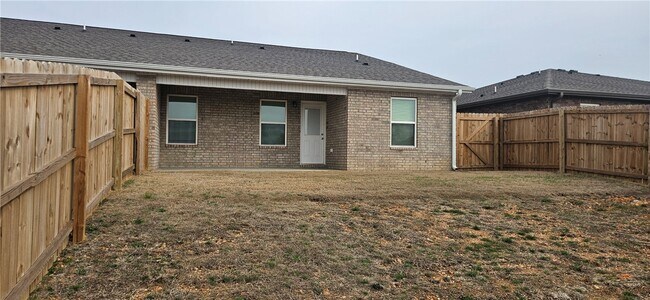 Building Photo - 521 NW 68th Ave