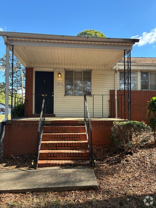 Building Photo - Spacious 2bedroom Duplex