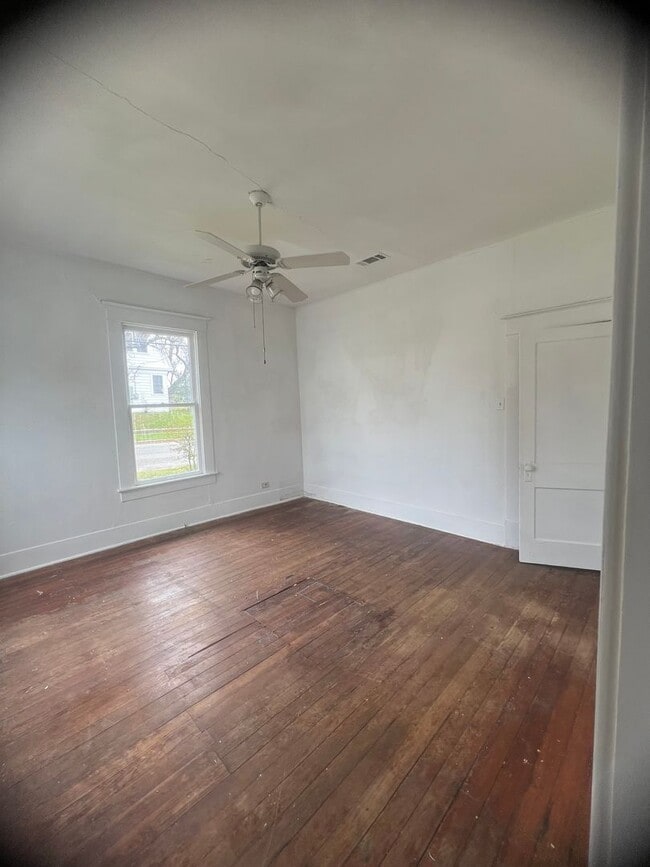 Building Photo - North Waco