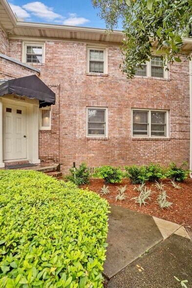 Building Photo - 360 S Franklin Blvd