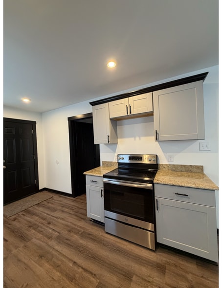 Building Photo - 2819 White Oak Dr