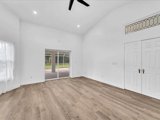 Building Photo - 2928 SE Bella Rd