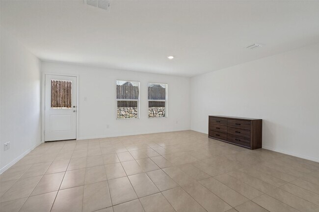 Building Photo - 14045 Ilderton St