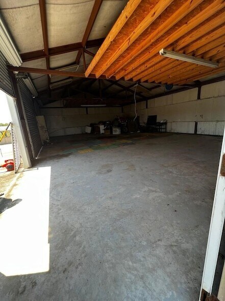 Building Photo - 18352 Wilber Rd