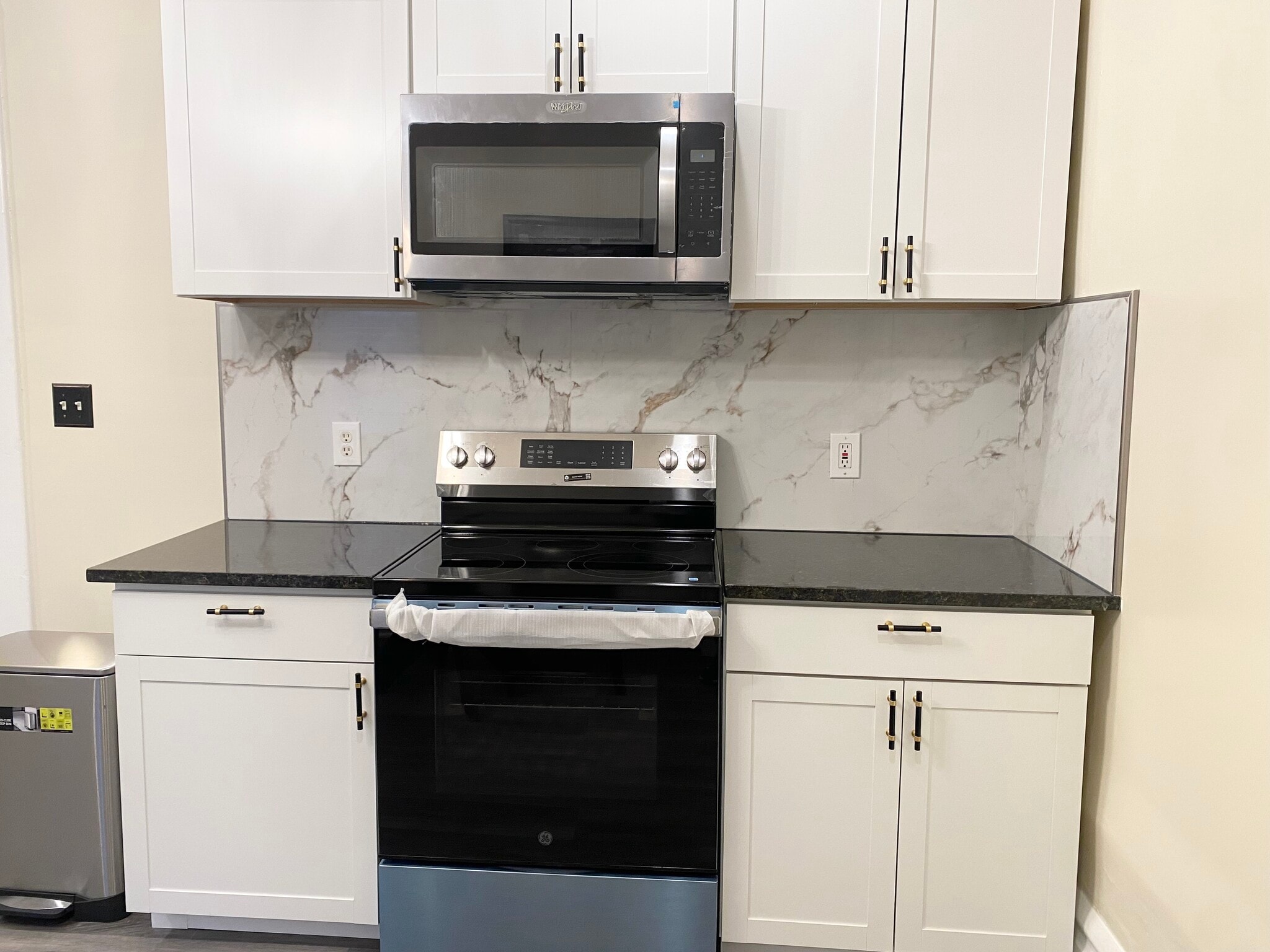 Shared Kitchen - 1372 Neil Ave