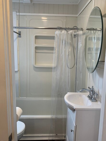 Building Photo - 5 Cordage St