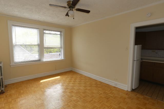 Building Photo - 714 W Belmont Ave