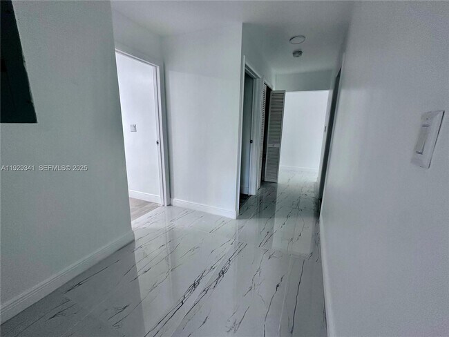 Building Photo - 15720 NW 44th Ct