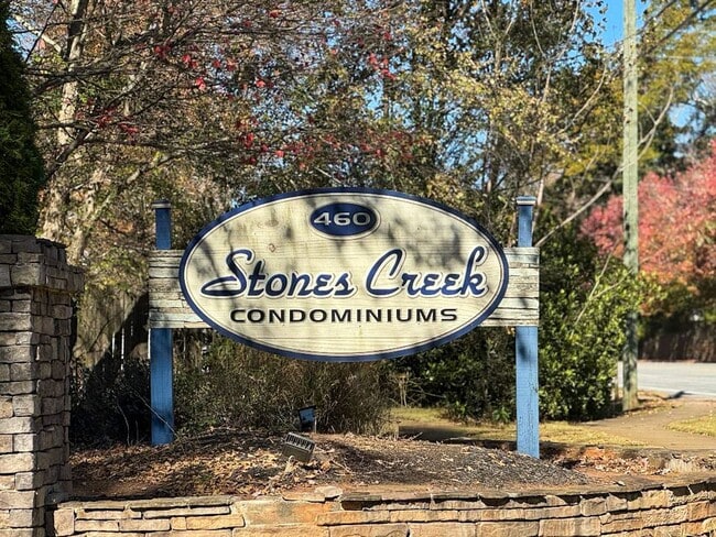 Building Photo - Available Now: 2 Bedroom, 2.5 Bath Condo in East Athens