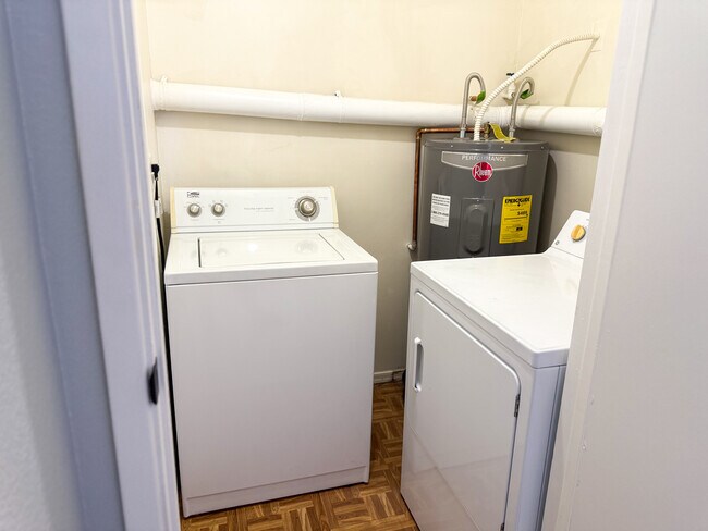 Building Photo - $1,400/mo