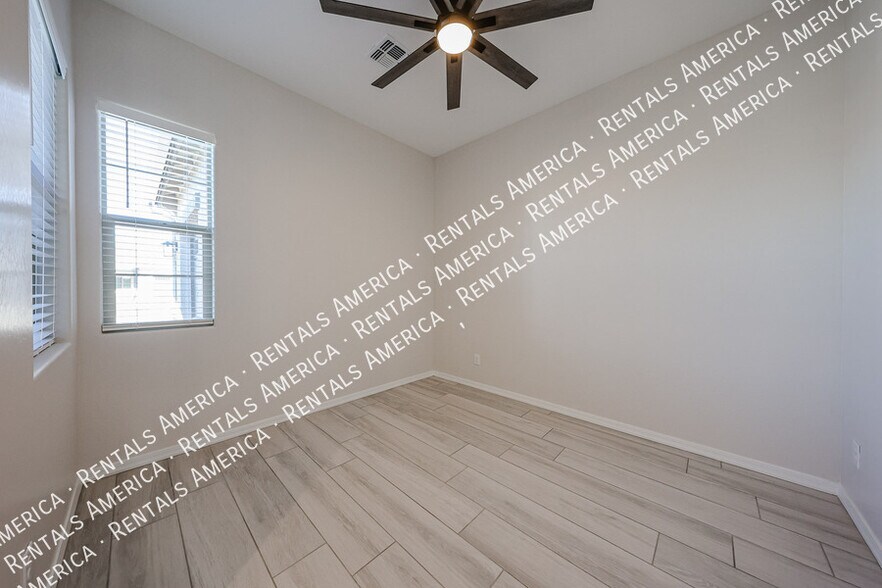 Building Photo - 4815 W Capistrano Ave