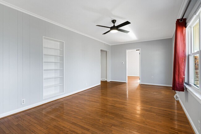 Building Photo - Modest East Asheville 3-Bedroom with Garage & Fenced-In Backyard