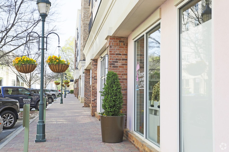 Ashley Square at SouthPark 4845 Ashley Park Ln Charlotte NC 28210