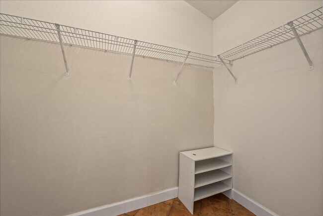 Building Photo - 1073 Stocks St