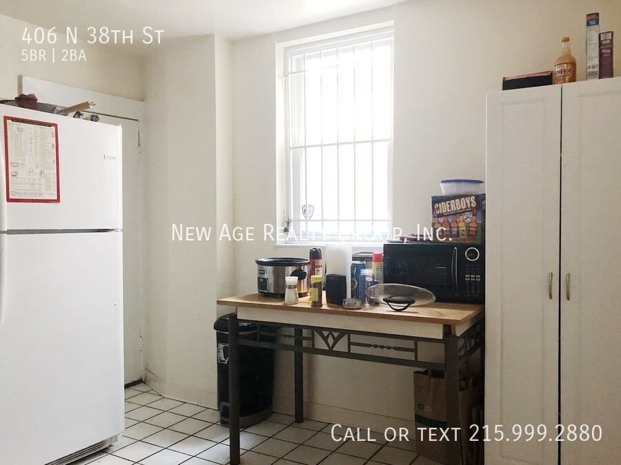 Building Photo - 406 N 38th St