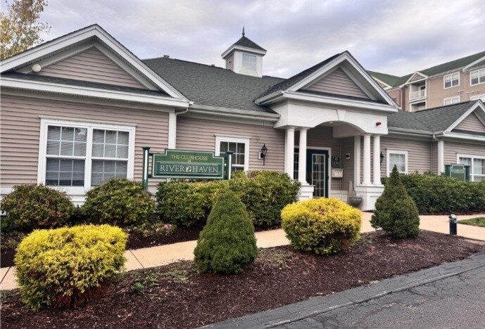 Building Photo - 104 Mill St