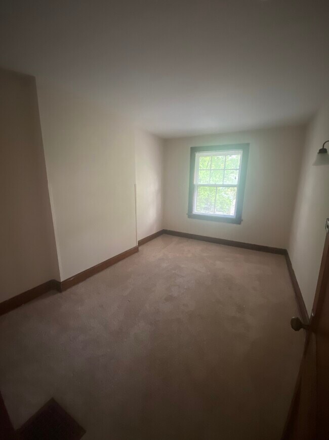 Building Photo - 315 Siebert St