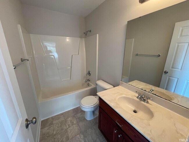 Building Photo - 112 Worthington Ct