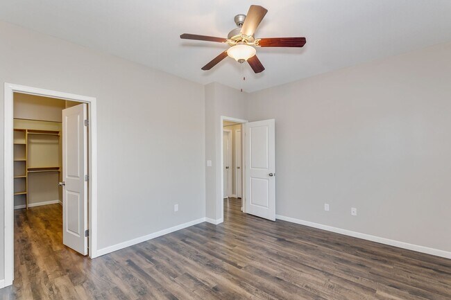 Building Photo - 3 Bedroom Duplex in Maize MOVE IN SPECIAL!