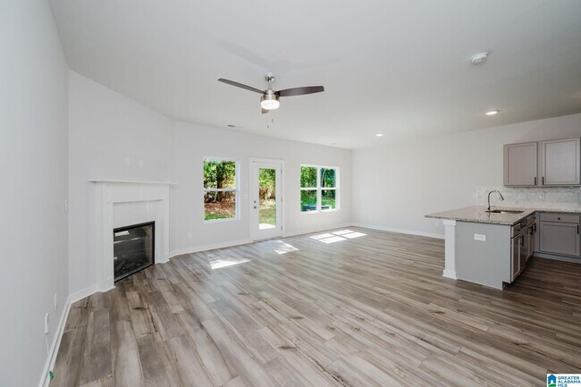 Building Photo - 501 Polo Way