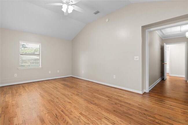 Building Photo - 2609 Longleaf Dr